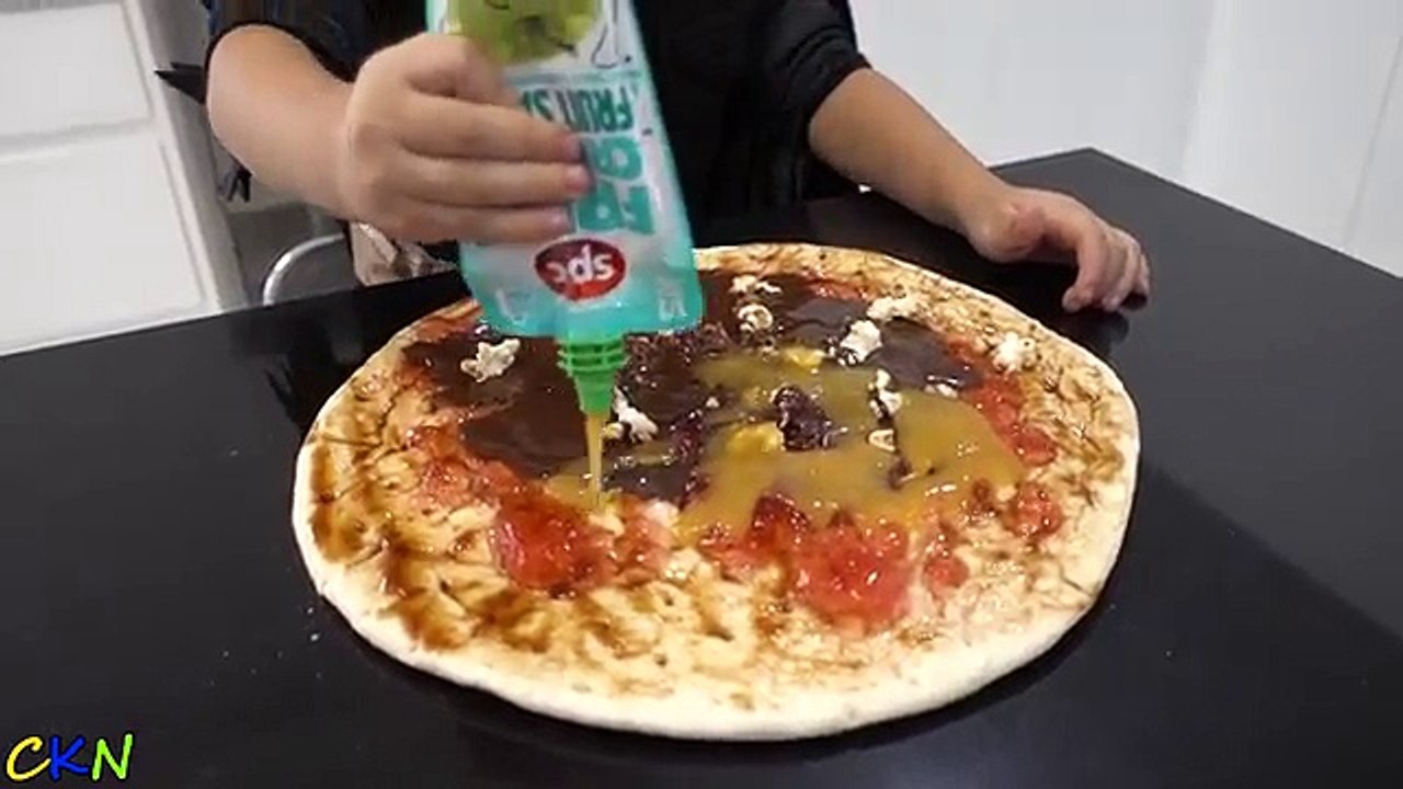 ♫DIY Giant Gummy Cola Bottle Easy Home Fun Kids Experiment Little Batman Mumma Bat Ckn Toy