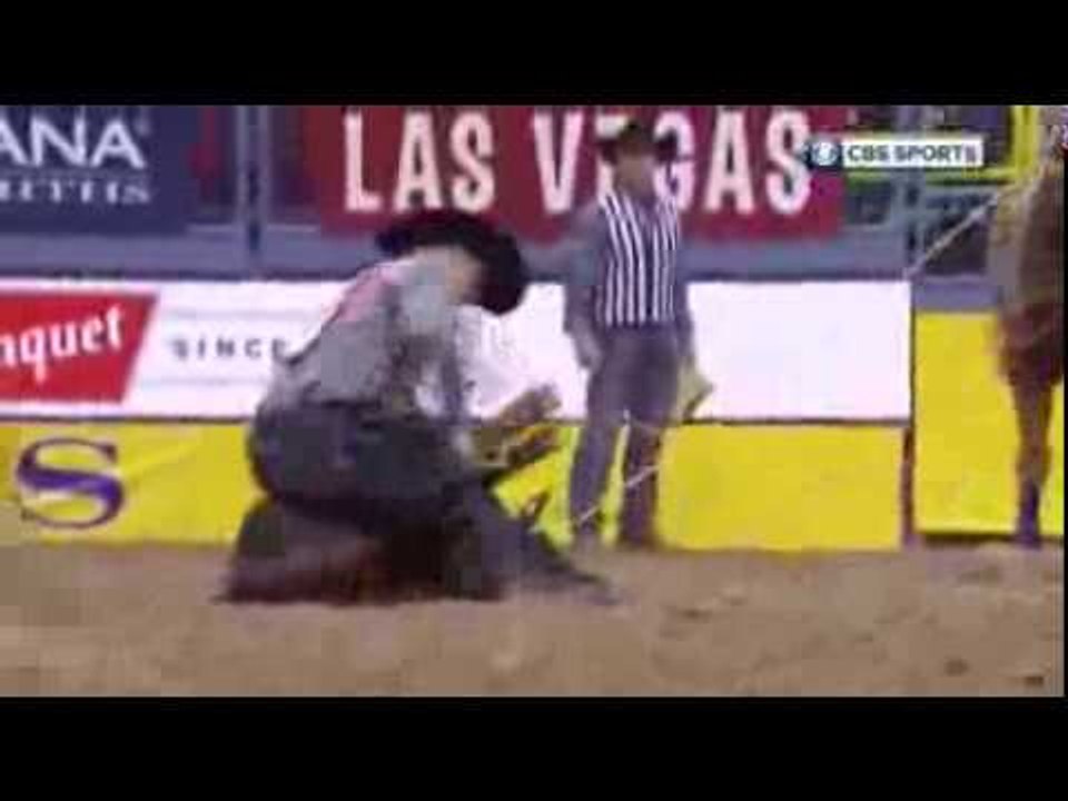 Shane Hanchey Wins Round 1 Tie-down Roping at the 2016 WNFR
