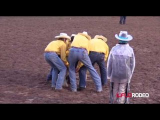 Video herunterladen: Mutton busting 85 at Pike's Peak or Bust Rodeo