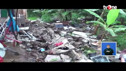 Tidak Mampu Nahan Arus Sungai, Tanggul Setinggi Lima Meter Jebol