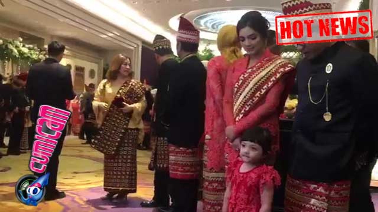 Hot News! Tingkah Lucu Arsy Saat Hadiri Pernikahan Anak Ketua MPR - Cumicam 25 September 2017
