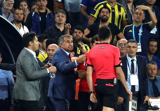 Şenol Güneş, Ülker Stadı Koridorlarında Emek Hırsızları Diye Bağırdı