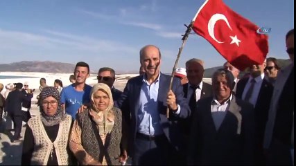 Numan Kurtulmuş, Ayakkabılarını Çıkarıp Göle Girdi