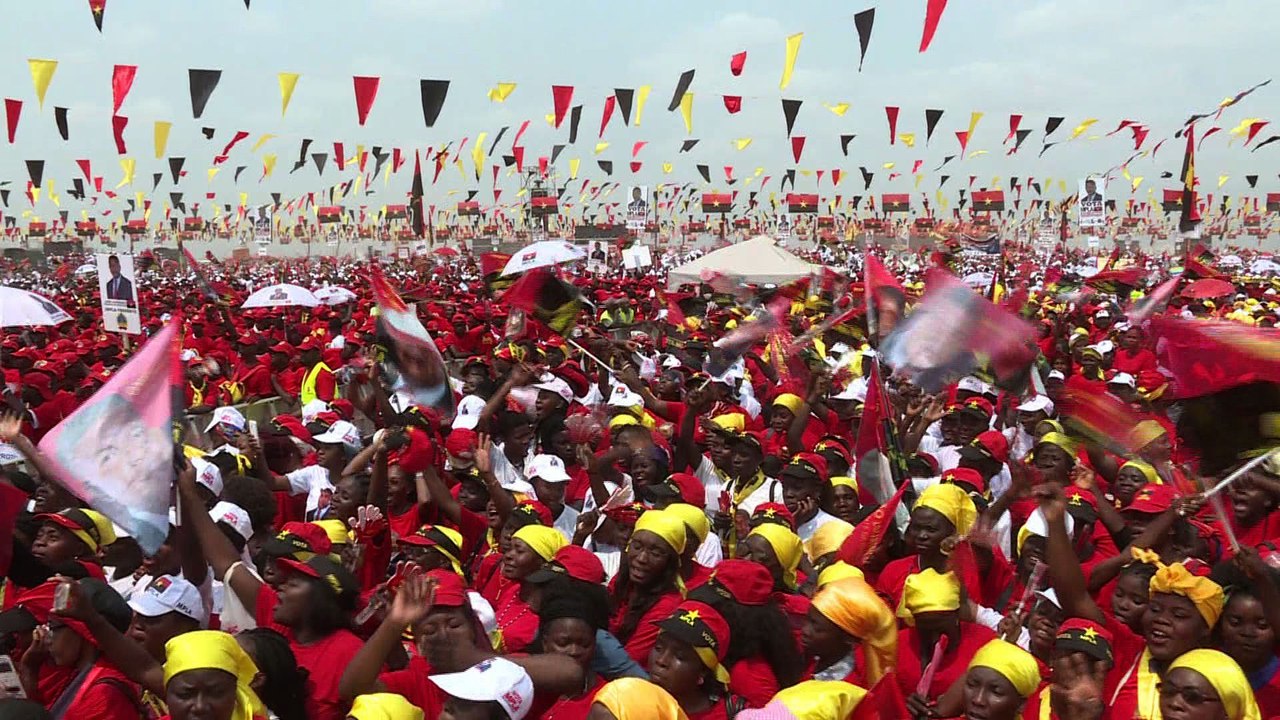 Angola: un nouveau président aux allures de déjà-vu