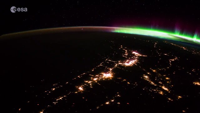 Superbes aurores boréales vues depuis l'espace