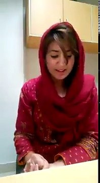 دل کو چھو لینے والی آواز میں حمد باری تعالیٰ سنیے۔ ویڈیو: علی رزاق۔ لاہور