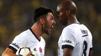 Derbide Tartışan Beşiktaşlı Babel ve Tolgay Soyunma Odasında Barıştı
