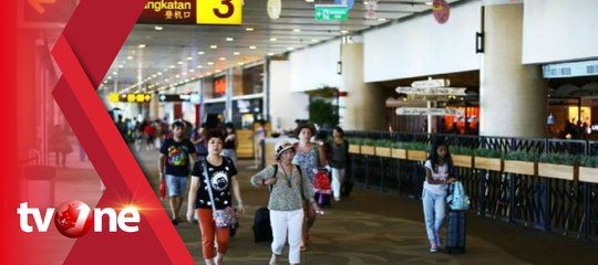 Pulang Lebih Awal, Bandara Ngurah Rai Dipadati Turis Asing