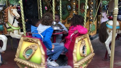 In de draaimolen van de Efteling