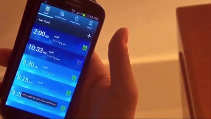 فيلم قصير جدا مؤثر لرجل يوزع صدقة بطريقة  مؤثرة ليرضي الله لاعباد الله