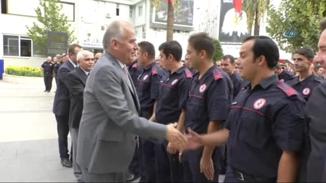 İtfaiye Haftasında İtfaiyeciler Kıyafetleriyle Harmandalı Oynadı