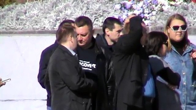 Репетиция на площади Ленина, девушки репетируют танец, город Орёл, 2017 год