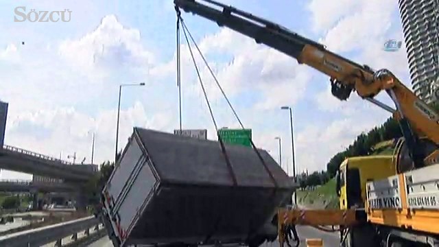 TEM bağlantı yolunda yaşanan kaza trafiği felç etti