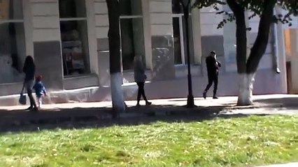 Блондинка в городе