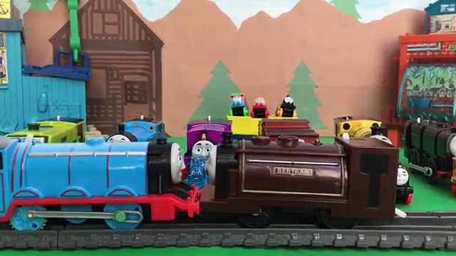 Thomas & Friends Minis Get Slimed - World Strongest Engine Thomas the Tank Engine Kids Toys
