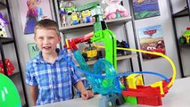 Thomas and Friends Minis Motorized Raceway Playset & Surprise Egg Minis Blind Bags Kinder Playtime