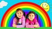 Gevşek Anneciğe Sahip Çocuklar İçin Renk Desenleri ve Vücut Sünger Pufları ile Renkli Küvette