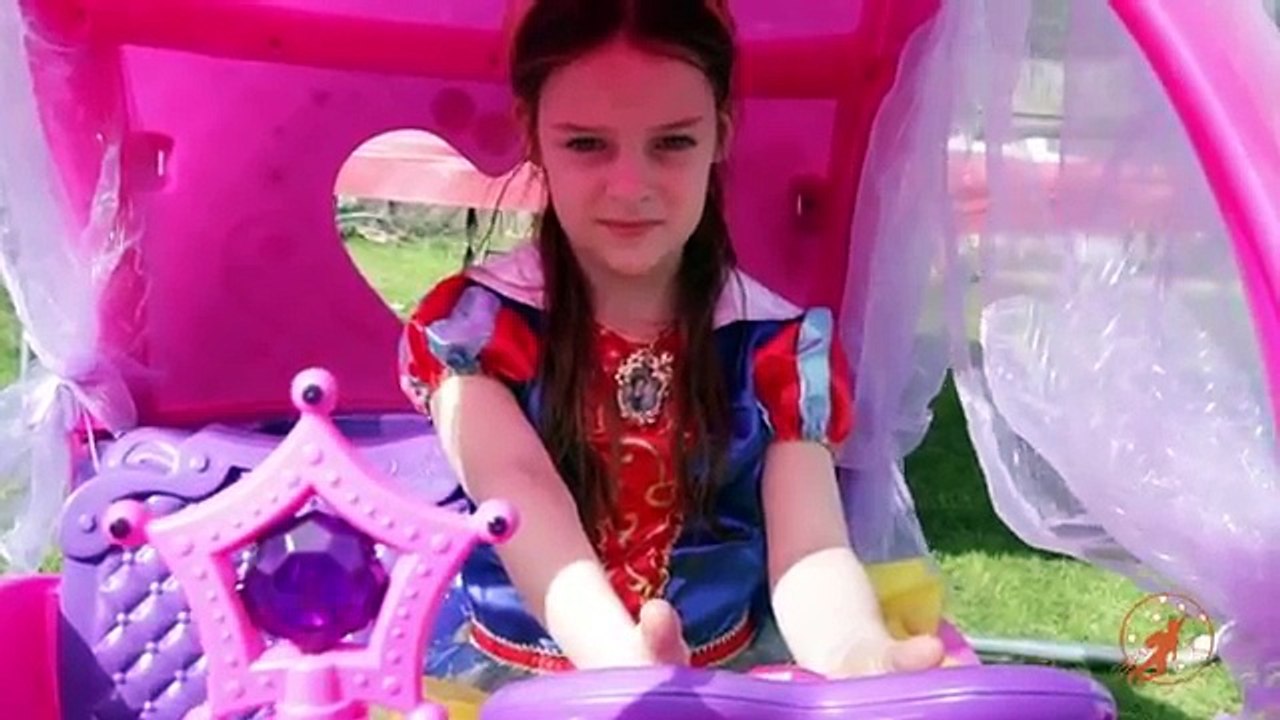 Little Princesses 2 -The Stealer, The Disney Princess Carriage, and The Giant Gummy Bear