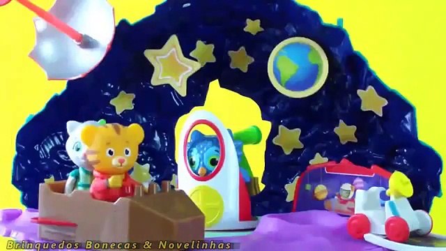 Brinquedo Família Daniel Tigre Em Português - Daniel Tigers Neighborhood Family Figure Learn Color