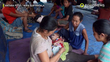 Скачать видео: Gunung Agung: jumlah pengungsi capai lebih dari 34,000 jiwa - TomoNews