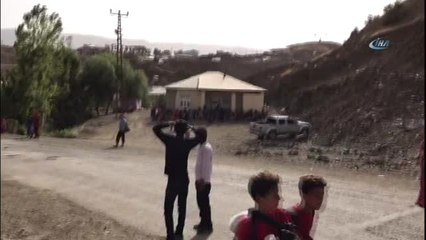 Bölücü Terör Örgütü Mültecilere Saldırdı