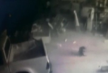 Un auto se chocó de frente en un taller mecánico al sur de Quito