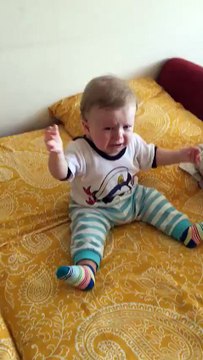 Erik Dalını Duyunca Ağlamayı Bırakıp Gerçek Bir Angara Bebesi Gibi Oynayan Ufaklık