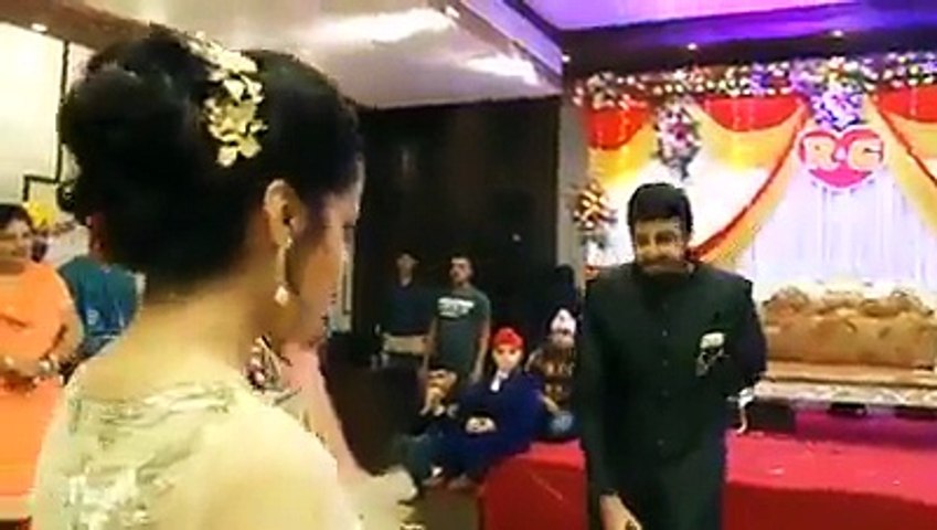 dance from new married couple