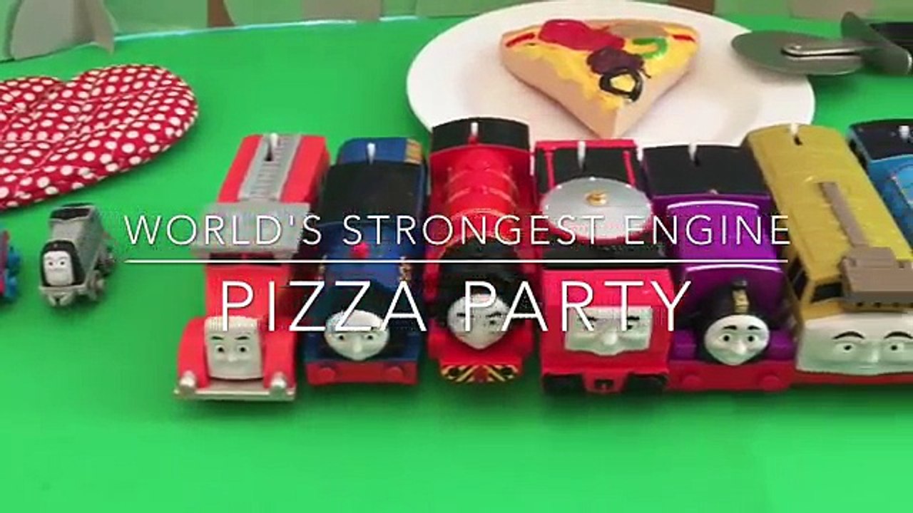 Pizza Party Time! Worlds Strongest Engine with Thomas & Friends Trackmaster and Minis!