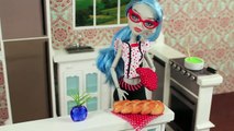 Doll Room Tour: Ghoulia Yelps Inspired Kitchen