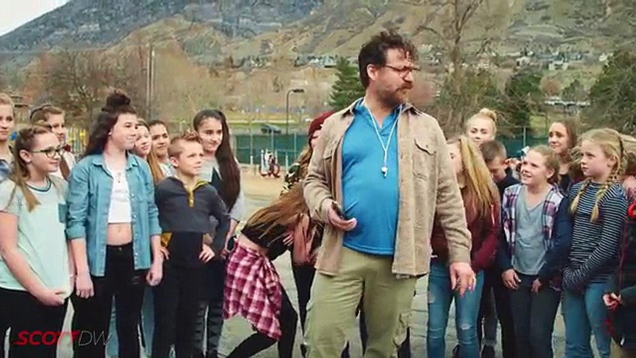 GRADE SCHOOL DANCE BATTLE! BOYS VS GIRLS! // ScottDW - We Came To Dance