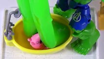 Hulk da Banho No GEORGE DA PEPPA PIG com GOSMA Verde! Novelinha da Peppa em Português