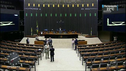 Câmara adia novamente leitura da denúncia contra o presidente Michel Temer