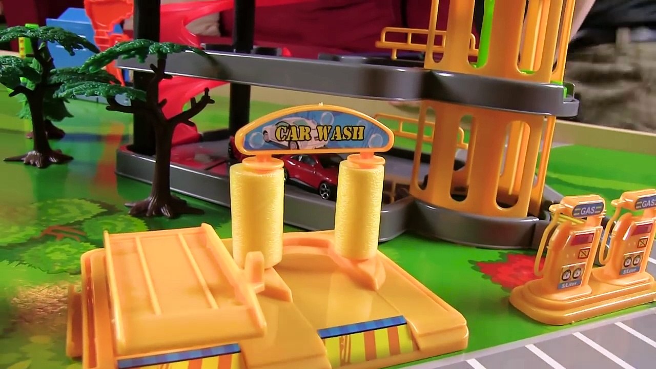 Hot Wheels and Fast Lane Skyline Parking Garage Playset | Cars for Kids