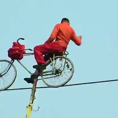 Dangerous performance by two Chinese