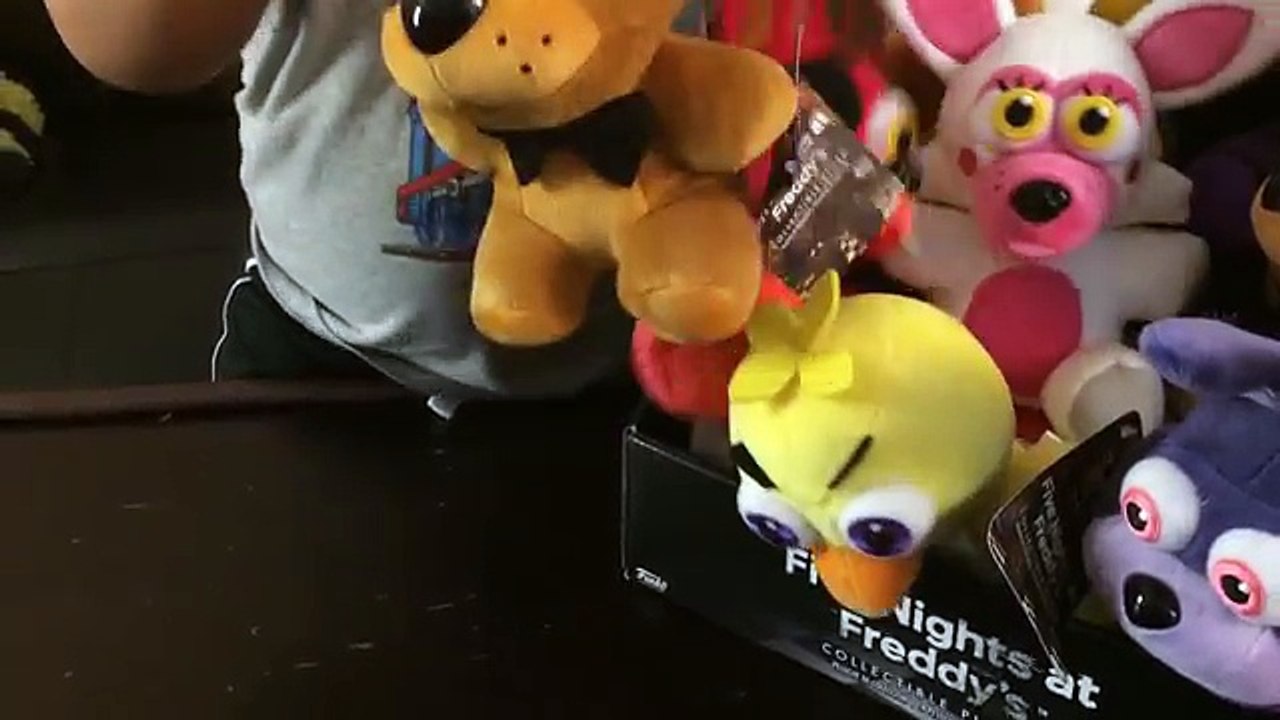 Five Nights at Freddys Stuffed Animals Hunt Game | Do FNAF Plush Toys Fly?