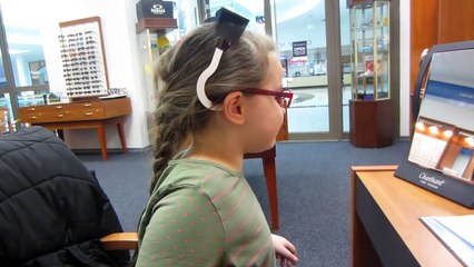 EYE EXAM AND NEW GLASSES | 5 YEAR OLD KIDS EDITION - October 6, new - usaaffamily vlog