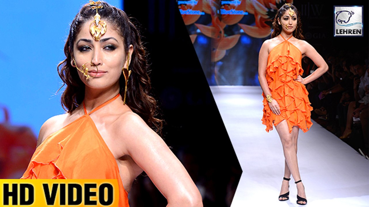 Yami Gautam SIZZLES At The IIJW Ramp Walk