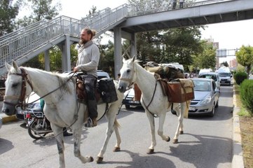 Önce Polise İhbar Ettiler, Sonra Birlikte Fotoğraf Çektirdiler