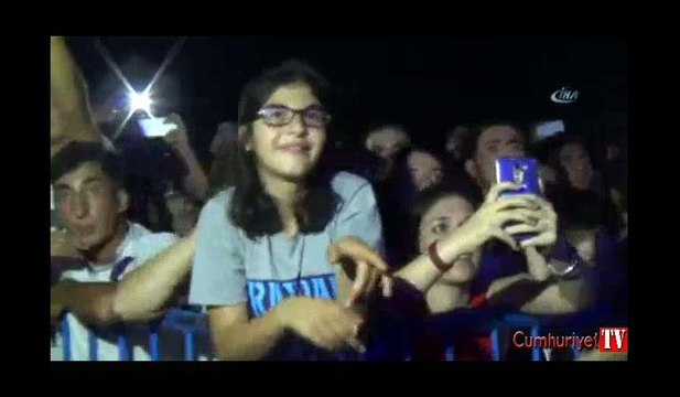 Aleyna Tilki sahneyi terk etti