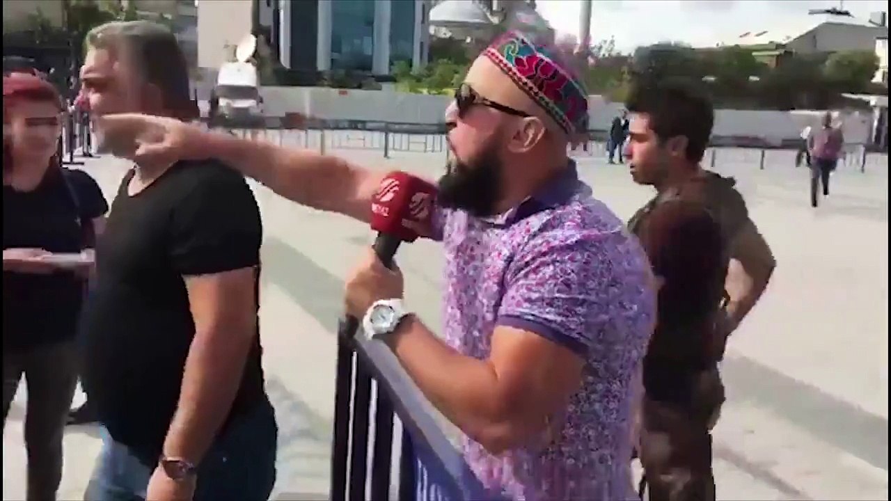 Ahsen Tv'den Beyaz TV'ye Geçen Muhabiri Dövdüler