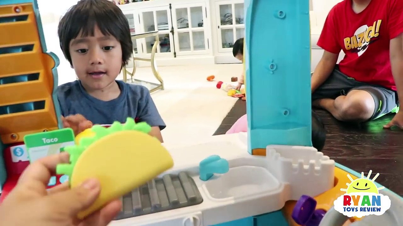 Pretend Play Food Toys Cooking Foods Truck! Fisher Price Laugh & Learn educational toys for Children-7p0rSJBZsjk