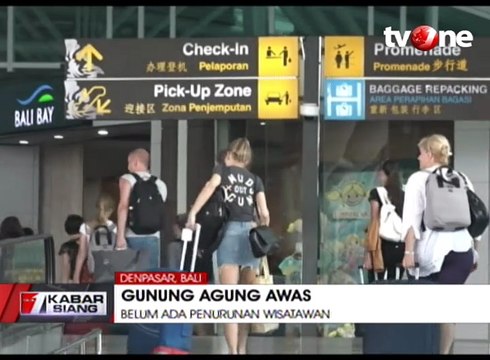 Gunung Agung Awas, Wisatawan Masih Berdatangan