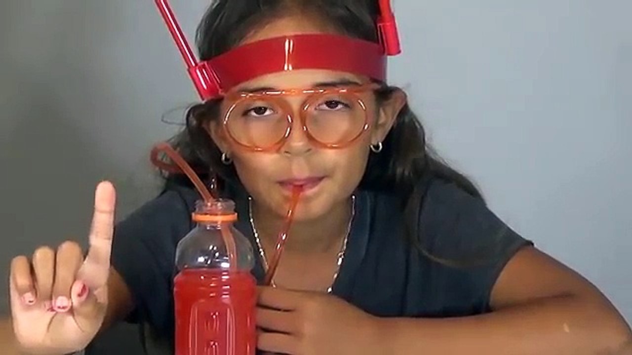 FUNNY HEAD BASKETBALL GAME & EYEGLASS DRINKING STRAW! Toys To See Funny Video