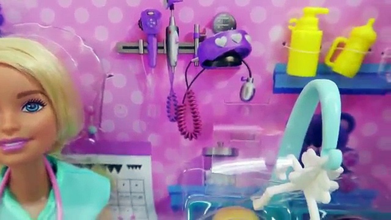 Barbie Girl Baby Doctor GIFT UNWRAPPING Twin Babies Baby Doll Doctor Twins Barbies