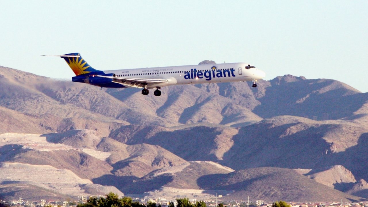 Passengers evacuated after smoke fills Allegiant Air flight