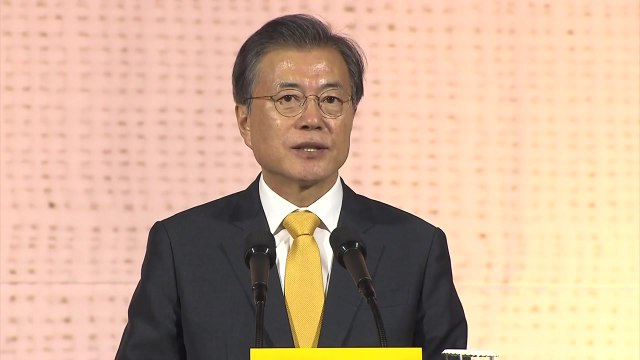 문재인 대통령 김정은 위원장, 10·4 정신으로 돌아와야 / YTN