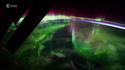Un astronaute capture une aurore boréale depuis l'ISS