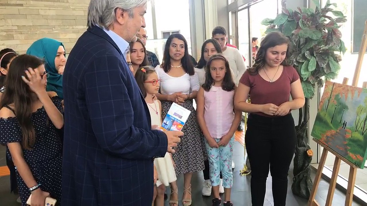 Akhisar Belediyesi Sanat Atölyesi Resim Sergisi açıldı