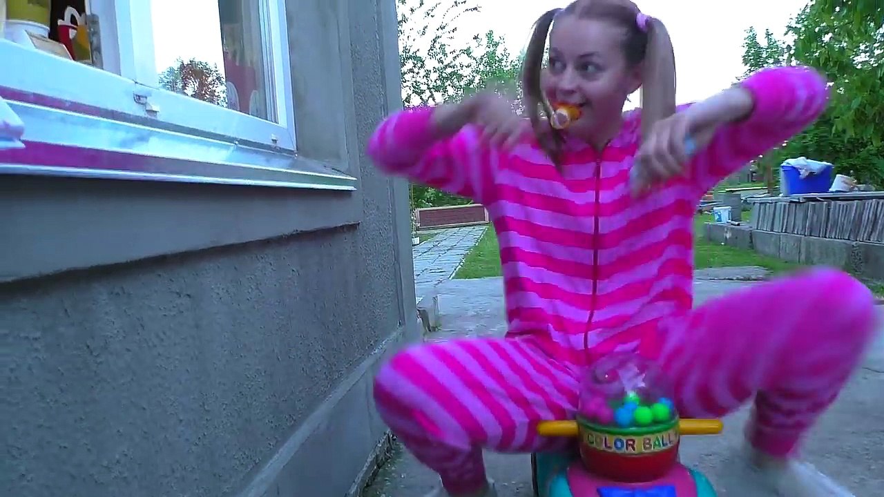 MCDONALDS DRIVE THRU / Pretend Play / Real Food / Kids Fun